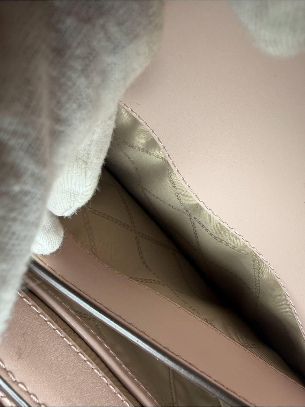 Michael Kors Pale Pink Leather Crossbody with Gold Hardware and 2 straps. - Picture 9 of 15